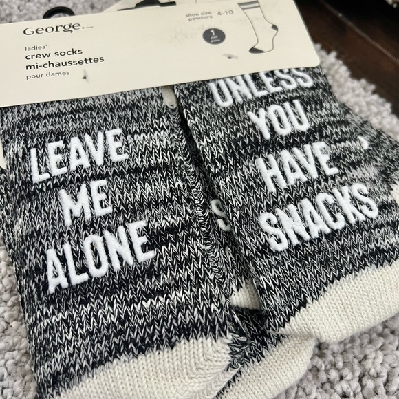 Ladies Crew Socks - Lot of 3 - BRING SNACKS, Fun/Novelty NWT - Picture 10 of 10